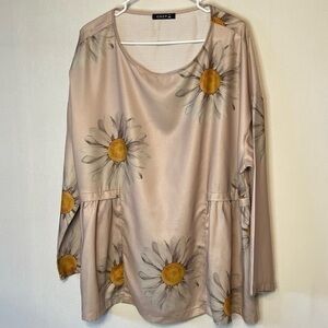 Women’s Size XXL By C.O.Z.Y Daises Pleated Top Blouse Shirt.